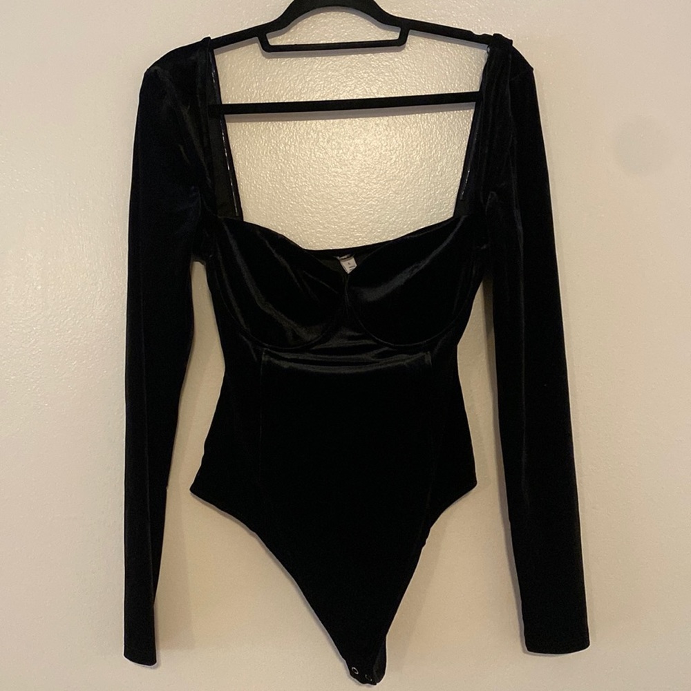 Bar III | Velour Long Sleeve Bodysuit‎